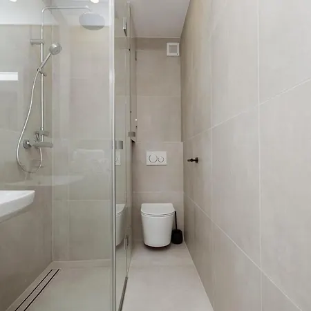 Charming Train Lines Apartmán