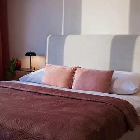 Charming Train Lines Διαμέρισμα Μπρατισλάβα