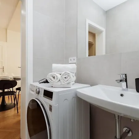 Charming Train Lines Διαμέρισμα Μπρατισλάβα