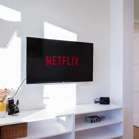 Charming Train Lines Apartmán *