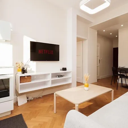 Charming Train Lines Διαμέρισμα