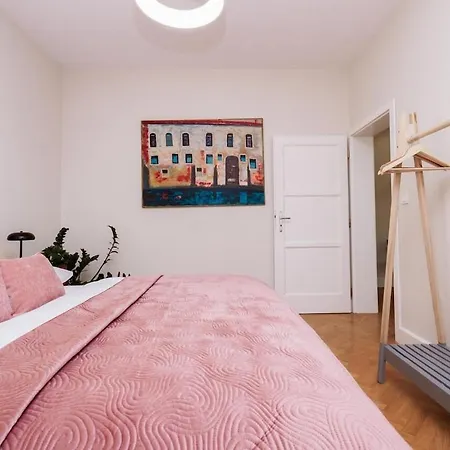 Charming Train Lines Διαμέρισμα