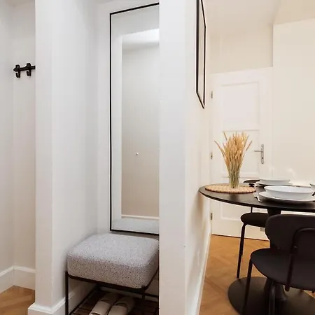 Διαμέρισμα Charming Train Lines *