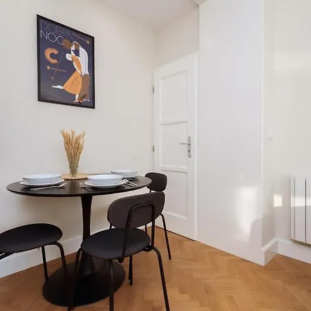 Διαμέρισμα Charming Train Lines *